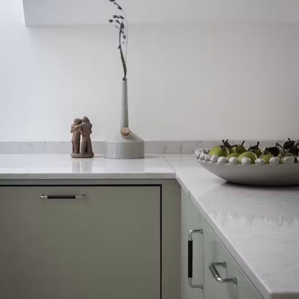 a-calm-shiny-silestone