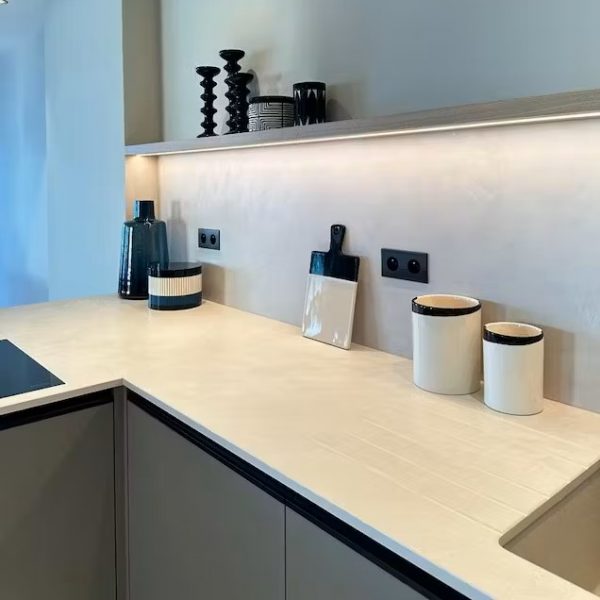 une-belle-cuisine-en-dekton (1)